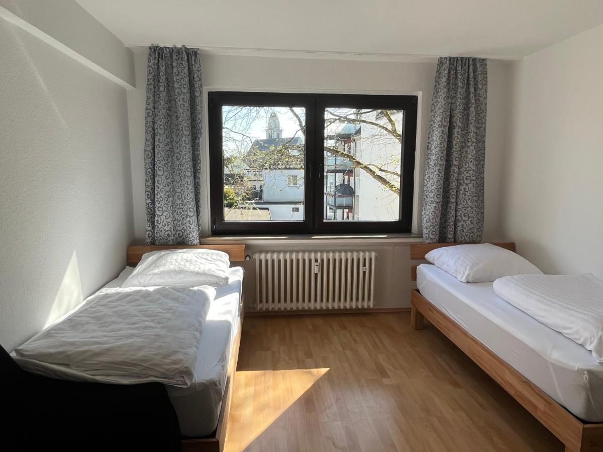 Zimmer Fuer Monteure, Handwerker Oder Reisende Essen Exterior photo