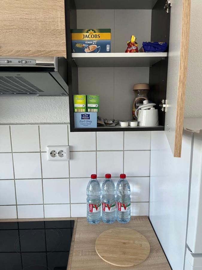 Zimmer Fuer Monteure, Handwerker Oder Reisende Essen Exterior photo